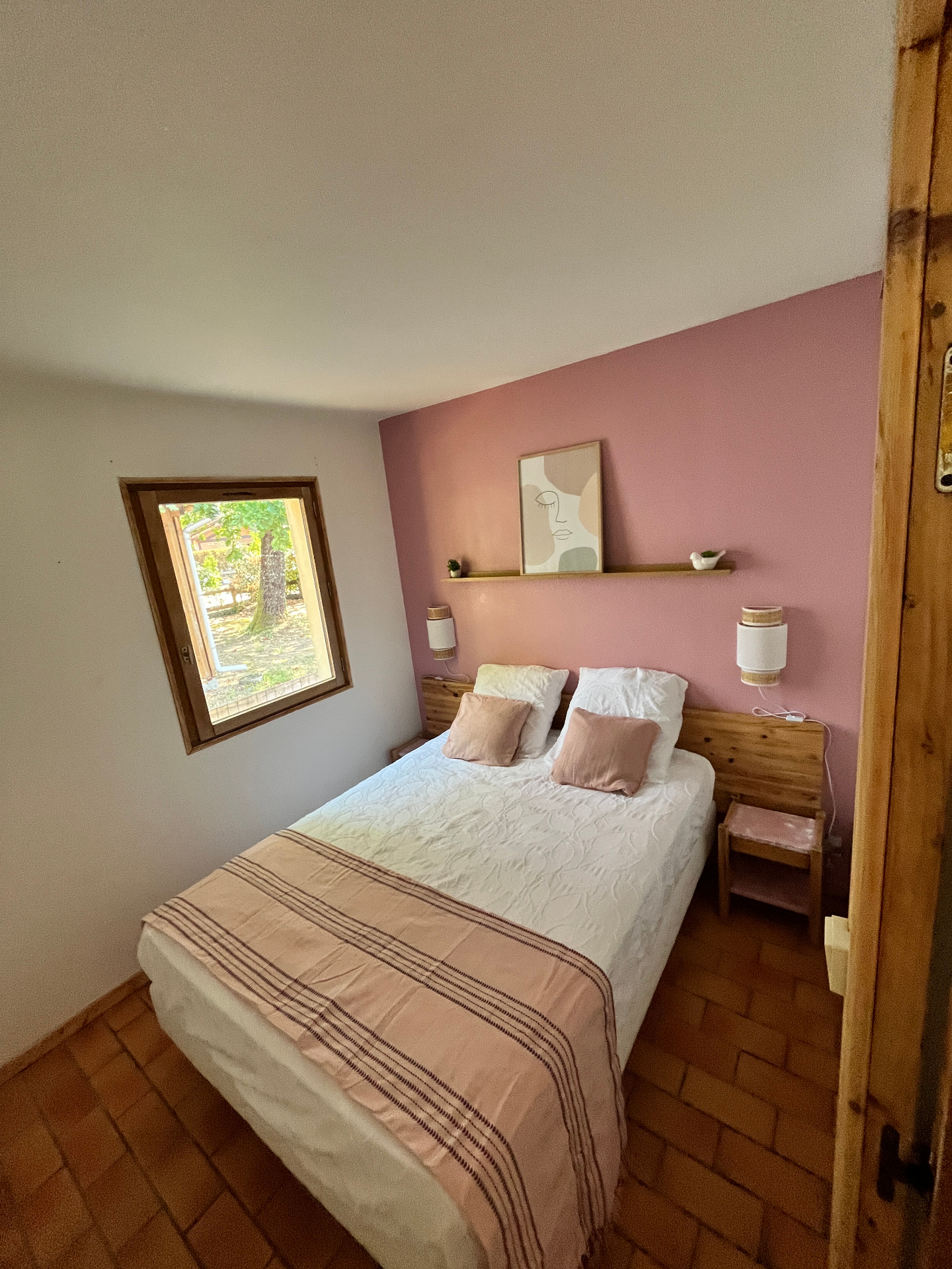 Chambre avec lit double